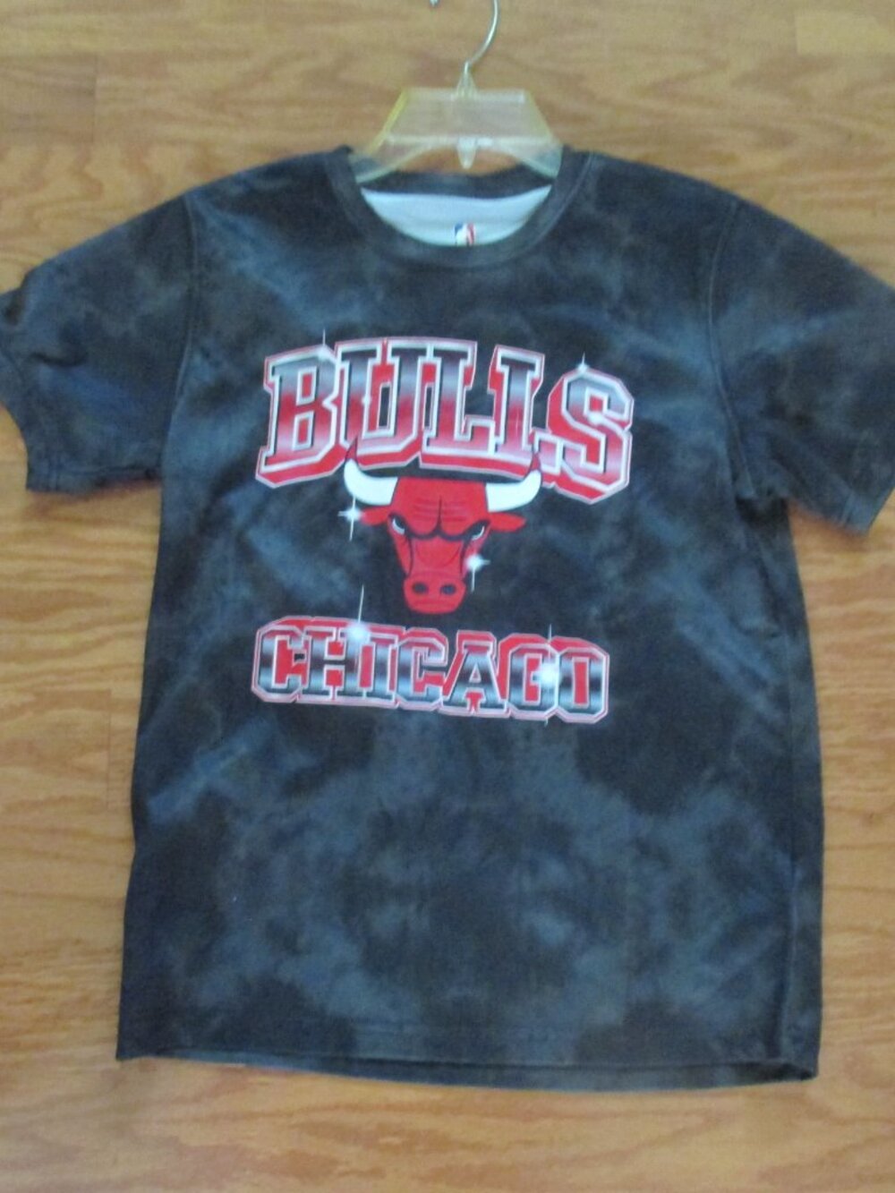 NWOT Boys Black NBA Chicago Bulls tee shirt sz L 14-16 Bulls and bull tie dye